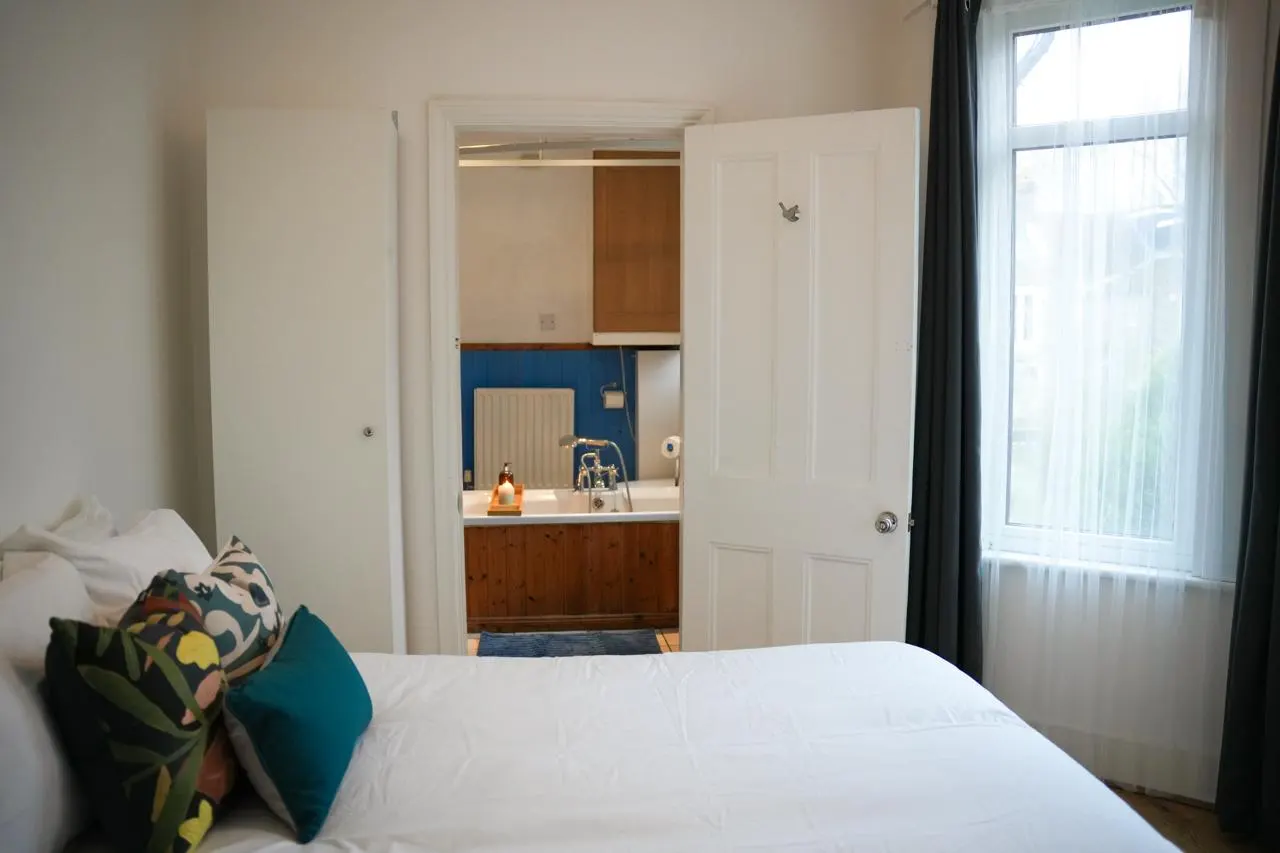 Double ensuite room near SURREY QUAYS